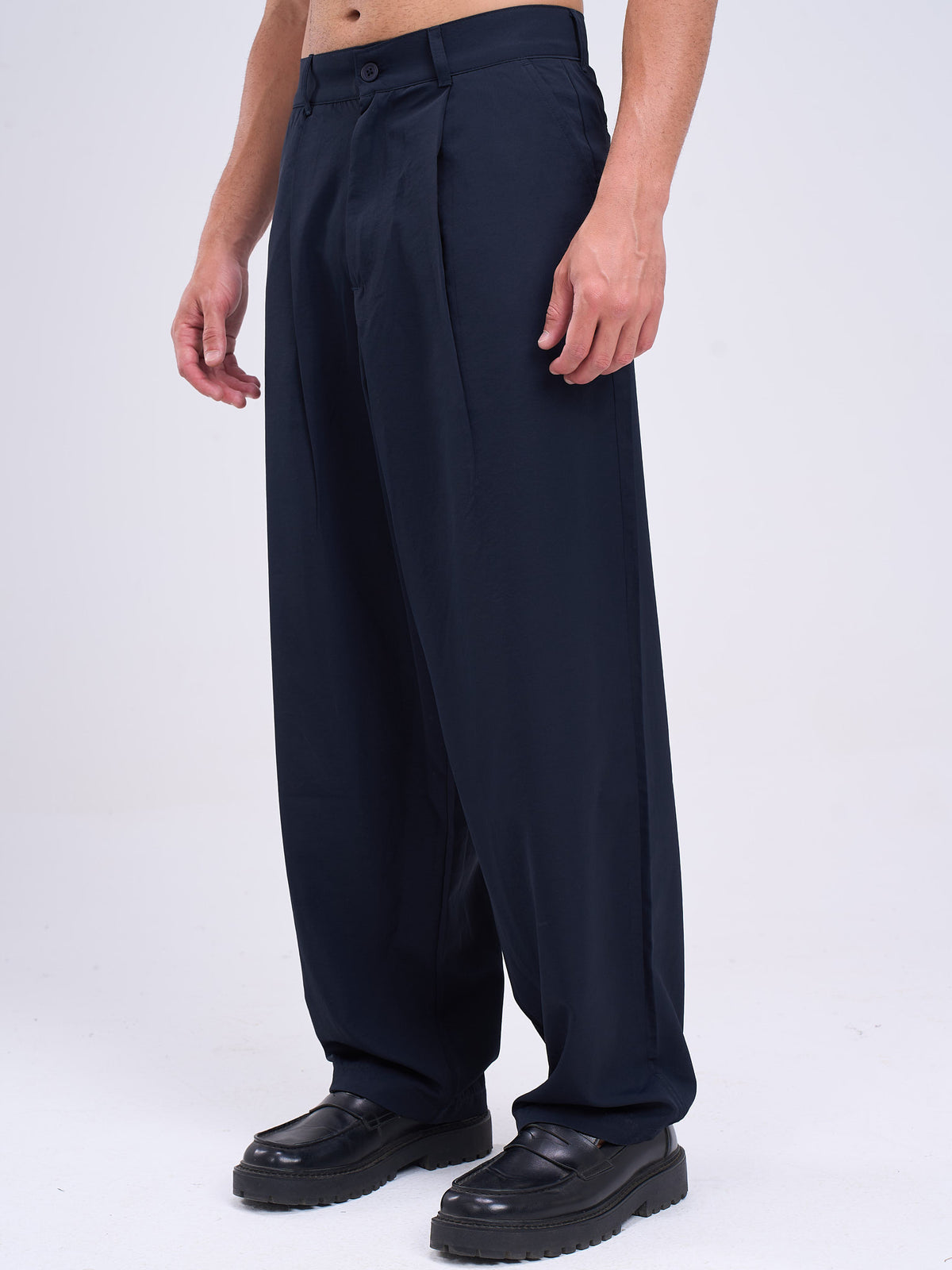 Relaxed Fit Pleated Pants